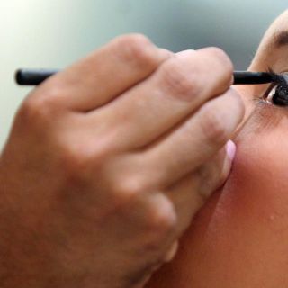 ¿Qué le pasa a tu rostro si no te desmaquillas antes de dormir?