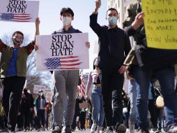 Activistas marchan hoy en Washington, DC, para denunciar el racismo contra los asiáticos. AFP/A. Wong