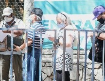 El gobierno del estado decidió adelantar las vacunas del martes para hoy domingo. EL INFORMADOR / G. Gallo