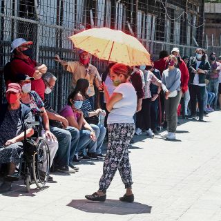 COVID-19 en Jalisco: Ante exigencias, anticipan vacunas a tapatíos