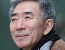 A los 62 años, Jang ha encontrado el amor y se va a casar con su novio estadounidense. OH HWAN