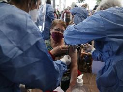 La SSJ insistió en que recibir la vacuna contra el COVID-19 es solamente una de las medidas de prevención. TWITTER / @saludjalisco