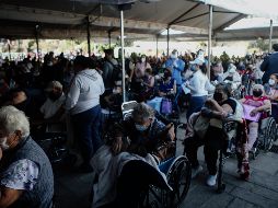 En un comunicado se reiteró que la inyección es gratuita y es un derecho universal al que todos los grupos de edad tendrán acceso de acuerdo con el Plan Nacional de Vacunación. EL INFORMADOR/G. GALLO