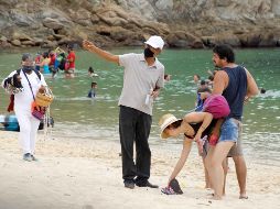 Sugieren evitar los momentos de mayor afluencia en playas y centros recreativos, así como regresar siempre a casa a dormir y evitar acampar. SUN / ARCHIVO