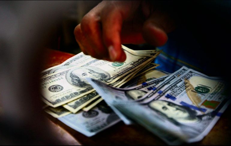 En operaciones al mayoreo, el dólar se ubica en 20.59 pesos. EL INFORMADOR/ ARCHIVO