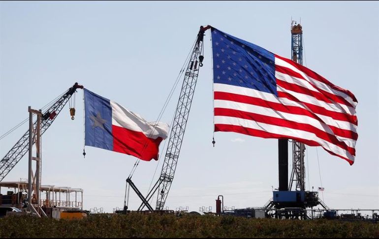 El barril de WTI ya acumula una pérdida del 13 % desde su pico de 66.09 dólares. EFE/ARCHIVO