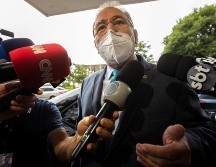 El cardiólogo Marcelo Queiroga habla con la prensa a su llegada a la sede del Ministerio de Salud para reunirse con el saliente ministro, Eduardo Pazuello, en Brasilia. EFE/J. Alves