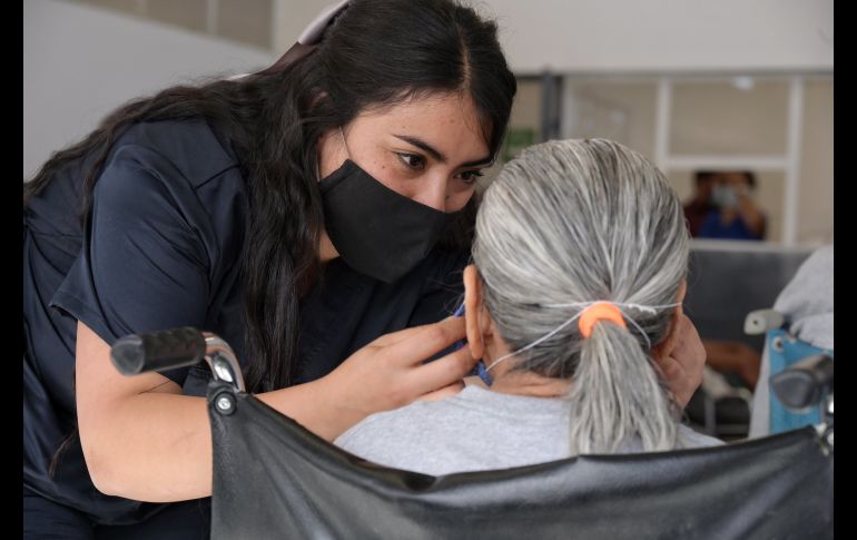 Los adultos mayores inmunizados carecen de documentos y algunos presentan padecimientos psiquiátricos ESPECIAL/ Sistema de Asistencia Social