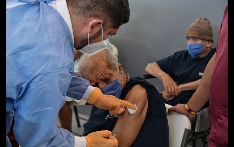 Los adultos mayores inmunizados carecen de documentos y algunos presentan padecimientos psiquiátricos ESPECIAL/ Sistema de Asistencia Social