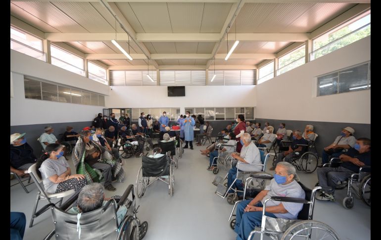 Los adultos mayores inmunizados carecen de documentos y algunos presentan padecimientos psiquiátricos ESPECIAL/ Sistema de Asistencia Social