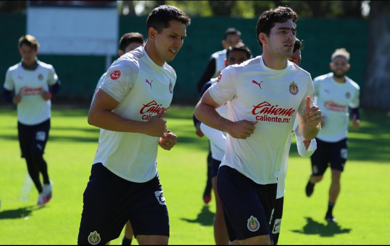 En Chivas analizan la posibilidad de que algunos de sus jugadores del primer equipo vean minutos de juego con el Tapatío. TWITTER / @Chivas