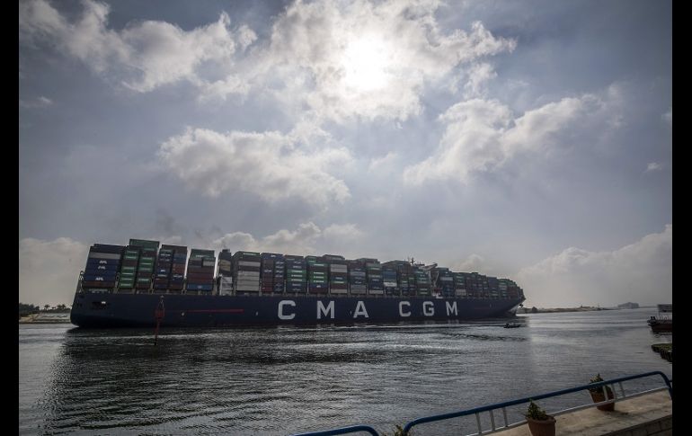 El barco se salió de su trayectoria debido a una intensa tormenta de arena. AFP/K. Desouki