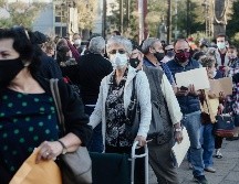 Ante la cantidad de adultos mayores que viven en Guadalajara, se descartó organizar la vacunación por apellidos. EL INFORMADOR / F. Atilano