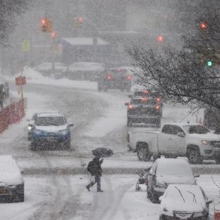 Texas eleva a 111 los muertos por tormenta invernal de febrero