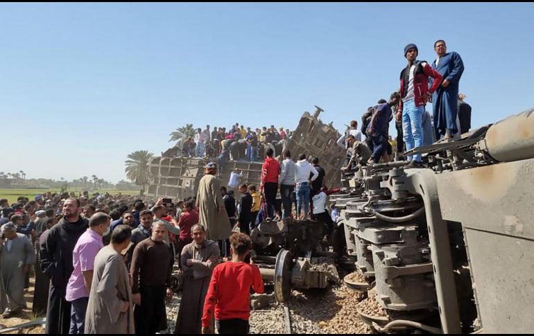 Egipto es a menudo escenario de graves accidentes de carretera o ferroviarios, debido al tráfico caótico, a los vehículos en mal estado o a las carreteras y vías férreas mal mantenidas. AFP