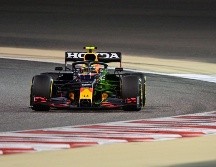 El mexicano Sergio ''Checo'' Pérez, que este domingo correrá su primer gran premio con Red Bull, terminó en la décima posición.  AFP / A. Isakovic