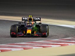 El mexicano Sergio ''Checo'' Pérez, que este domingo correrá su primer gran premio con Red Bull, terminó en la décima posición.  AFP / A. Isakovic