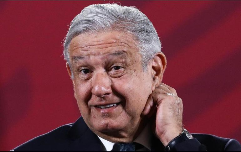 Durante los vuelos comerciales, AMLO ha sido objeto de señalamientos en las redes sociales constantemente, que han recuperado porras y vítores, hasta insultos y reclamos al Mandatario. SUN / ARCHIVO