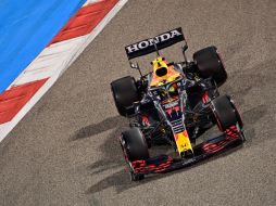 En su primera carrera con Red Bull, el mexicano ''Checo'' Pérez saldrá desde el lugar 11. AFP / A. Isakovic