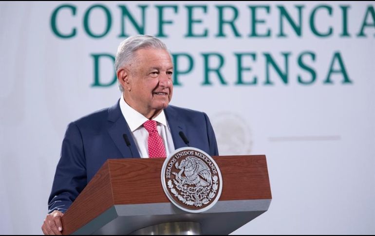 Acompañado del gobernador Miguel Riquelme, AMLO destacó el Acuerdo Nacional por la Democracia que firmó el martes pasado. EFE/Presidencia de México