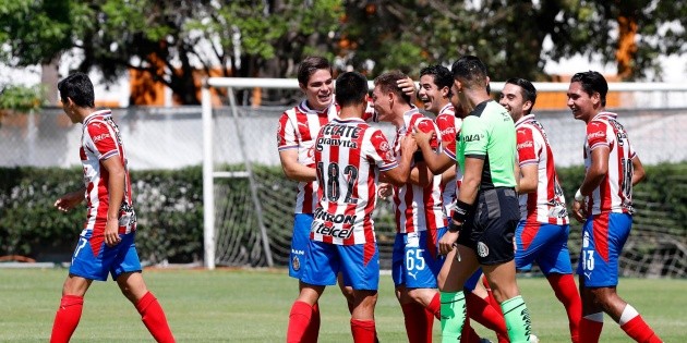El extraordinario gol a lo "Panenka" en el Chivas vs Puebla Sub-20