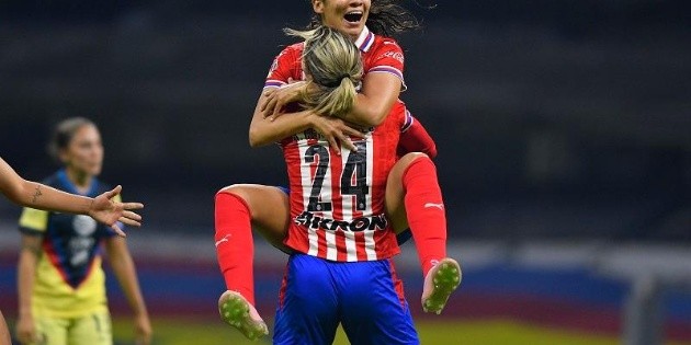 Chivas femenil humilla al Am&eacute;rica 4-2