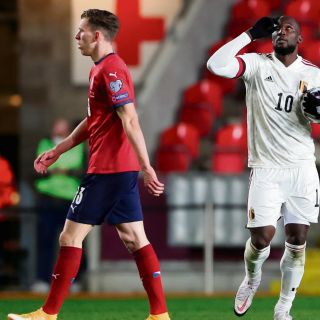 Lukaku rescata a Bélgica de la tragedia