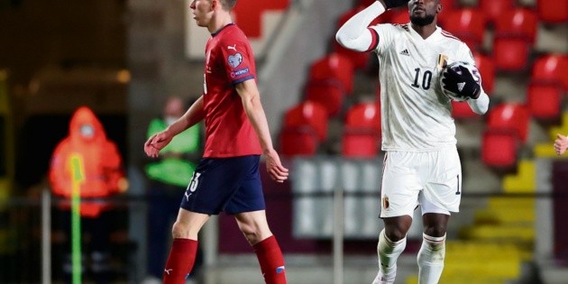 Lukaku rescata a B&eacute;lgica de la tragedia