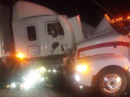 El accidente ocurrió la madrugada del domingo sobre el libramiento de San Juan de los Lagos. ESPECIAL / Protección Civil Jalisco