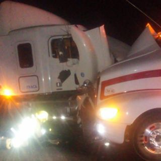 En accidente, automovilista muere prensado en San Juan de los Lagos