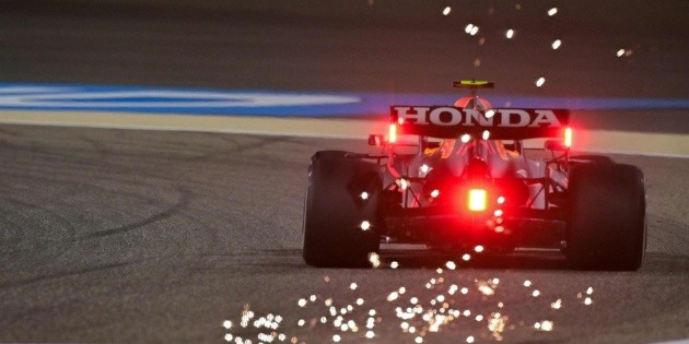 F1: "Checo" P&eacute;rez remonta para terminar quinto en el GP de Bar&eacute;in