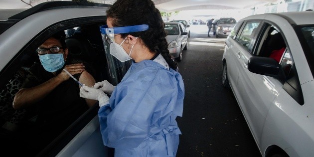 Vacuna COVID-19 en Guadalajara: Checa las letras de apellidos para vacunarse lunes y martes