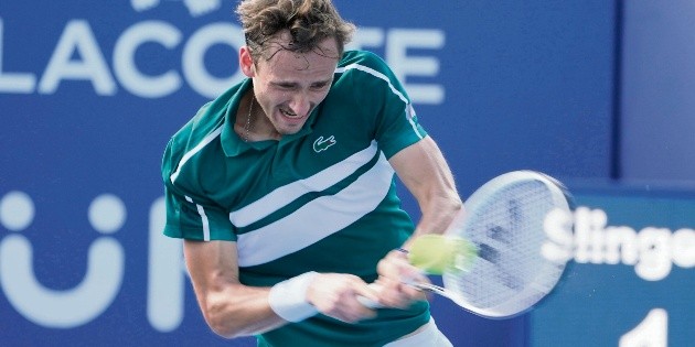 Miami Open 2021: Medvedev sufre, pero avanza