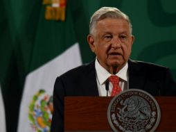 AMLO señaló que ya tiene credencial de elector con domicilio en la Alcaldía Cuauhtémoc, por lo que el jueves 1 de abril podría vacunarse. SUN / A. Martínez