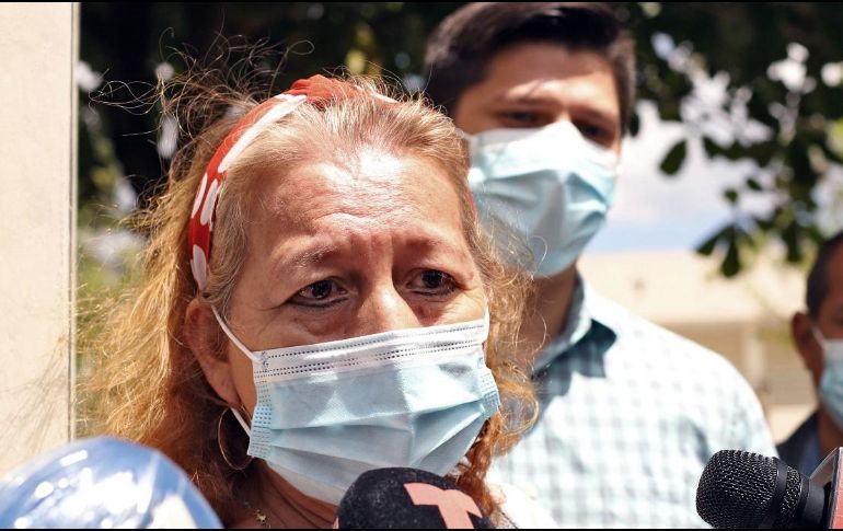 Desde El Salvador, Rosibel Arriaza pidió hoy justicia para su hija Victoria, fallecida en Tulum, Quintana Roo. AFP/M. Recinos
