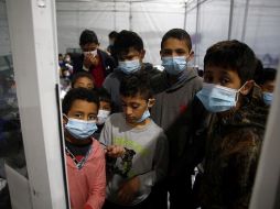 Detallan que entre 250 y 300 niños entran al centro cada día, y una cifra mucho menor sale. EFE/D. López-Mills