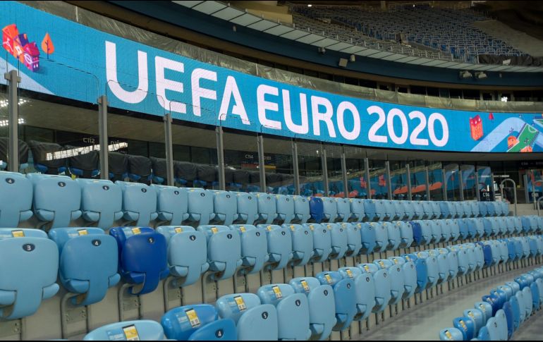 De este modo, se permitirá a las doce ciudades organizadoras de la Eurocopa, repartidas en doce países, llenar sus estadios si lo desean. AFP / ARCHIVO
