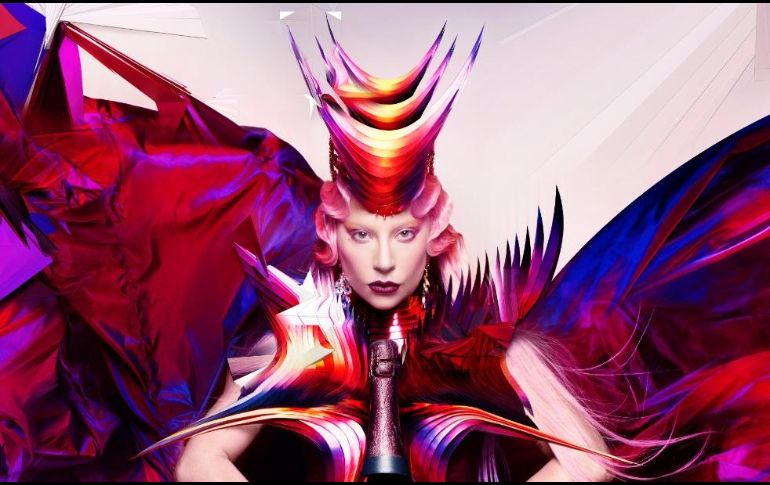 El proyecto contempla ediciones limitadas de botellas y una escultura diseñada por Lady Gaga. CORTESÍA / Nick Knight-Dom Pérignon