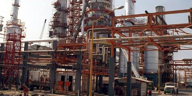 Fitch Ratings afirma nota a Pemex en "BB-" con perspectiva estable