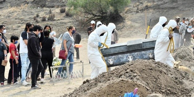 COVID-19: M&eacute;xico acumula al cierre de marzo 203 mil 210 muertes por el virus