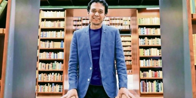 Marx Arriaga ataja cr&iacute;tica de artistas por convocatoria de la SEP