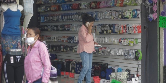 De cara a vacaciones, comercios relajan filtros contra COVID-19