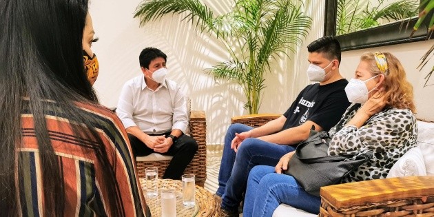 Madre y hermano de Victoria Salazar se re&uacute;nen con autoridades de Tulum