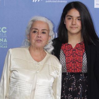 Actriz mexicana celebra bailando haber recibido su vacuna contra COVID-19