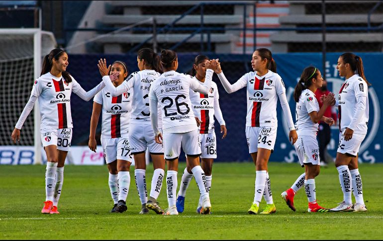 Las tapatías llegaron a 30 puntos que les sirvieron para amarrar su boleto a la Fiesta Grande de la Liga MX Femenil. Imago7 / A. Ferretiz