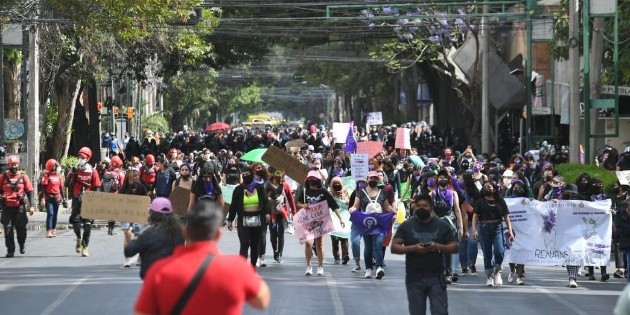 Protestan en la CDMX para exigir justicia por el asesinato de Victoria en Tulum