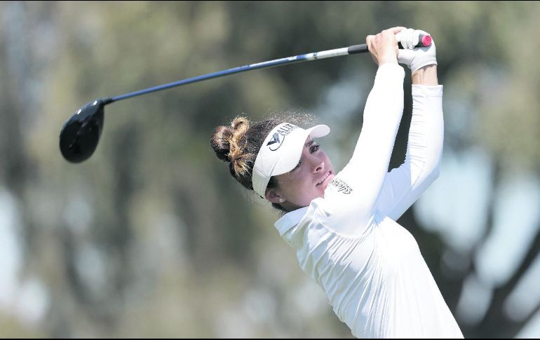 EN LA PELEA. La golfista capitalina buscará un buen cierre para terminar en el Top-10. AFP