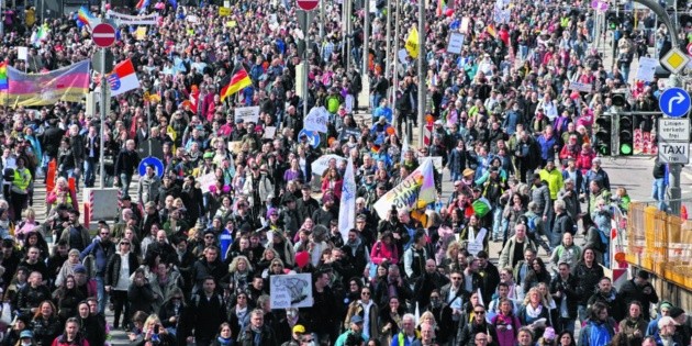 COVID-19: Millones celebran la Pascua bajo nuevas restricciones