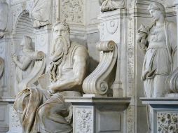 En la basílica de San Pedro encadenado de Roma, destaca la célebre escultura de Moisés. PIXABAY