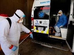 A pesar de la reducción de casos y hospitalizaciones, autoridades sanitarias han advertido del riesgo de una tercera ola de contagios, tras el periodo vacacional. ARP/ARCHIVO